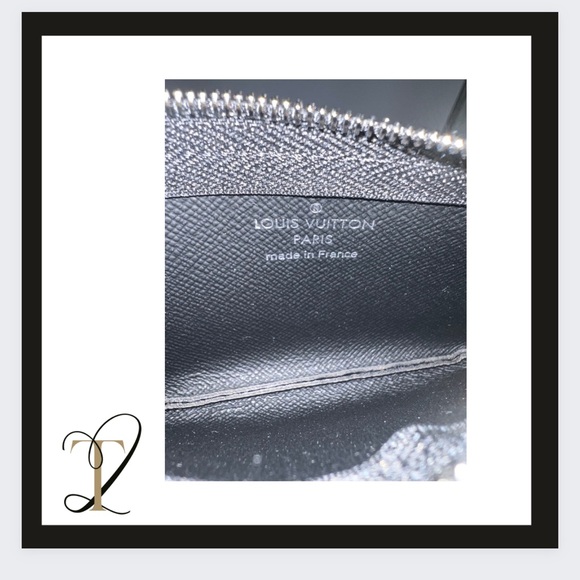 Authentic Louis Vuitton Damier Graphite Key Pouch✨ - Picture 3 of 6